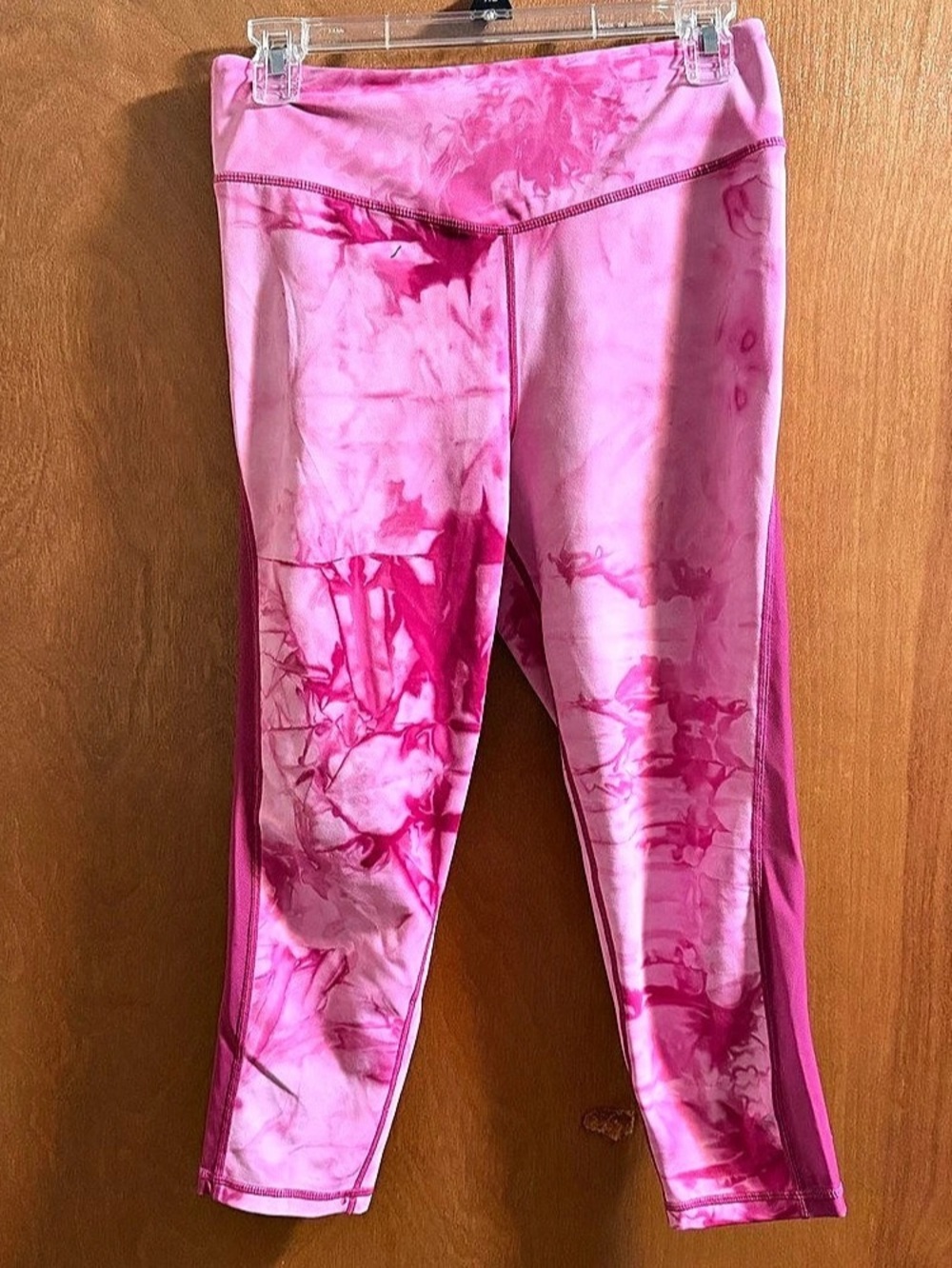 Zyia Active Size 8-10 Pink Printed crop Leggings Like New